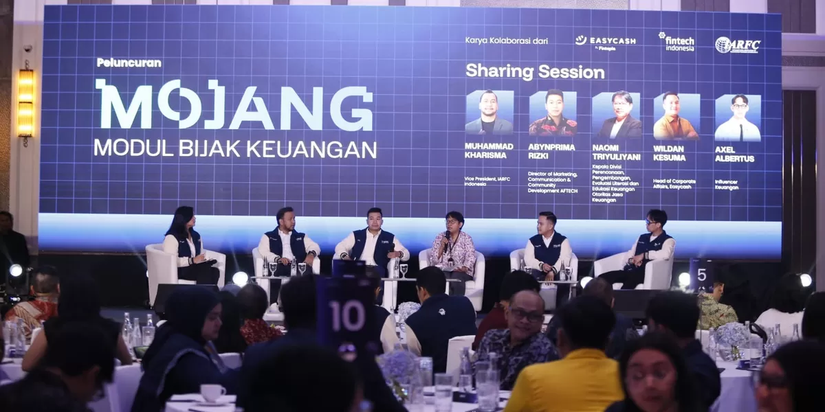 Sesi diskusi pada peluncuran MOJANG (Modul Bijak Keuangan) yang menghadirkan perwakilan Easycash, AFTECH, IARFC Indonesia, OJK, serta influencer keuangan di Jakarta, Selasa 10 Februari 2026 (Dok. Istimewa)