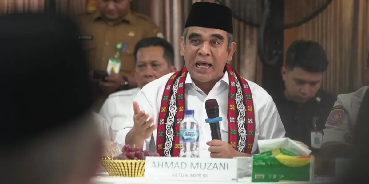 Ketua MPR RI Ahmad Muzani sebut Indonesia bisa keluar dari BoP setelah pertemuannya dengan Presiden Prabowo Subianto belum lama ini. (Instagram.com/@ahmadmuzani2)