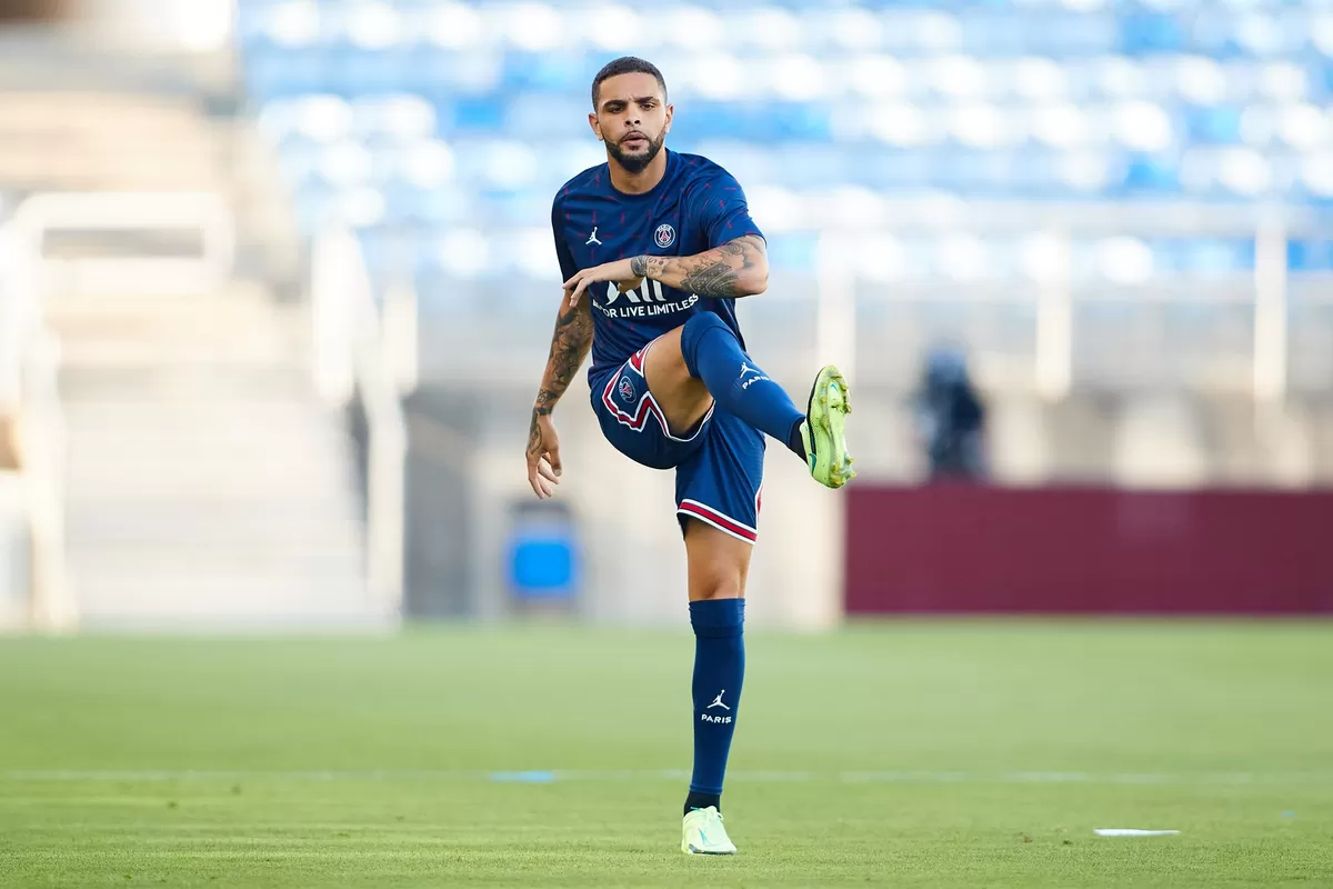 Atmosfer Bobotoh Jadi Magnet: Alasan Layvin Kurzawa Mulai Melirik Persib  Bandung - Suara Merdeka