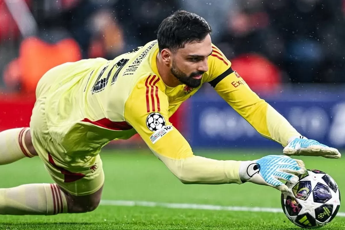 Tumbal Kemenangan Liverpool di Derby Merseyside, Giorgi Mamardashvili Alami  Luka Terbuka - Harian Massa Id