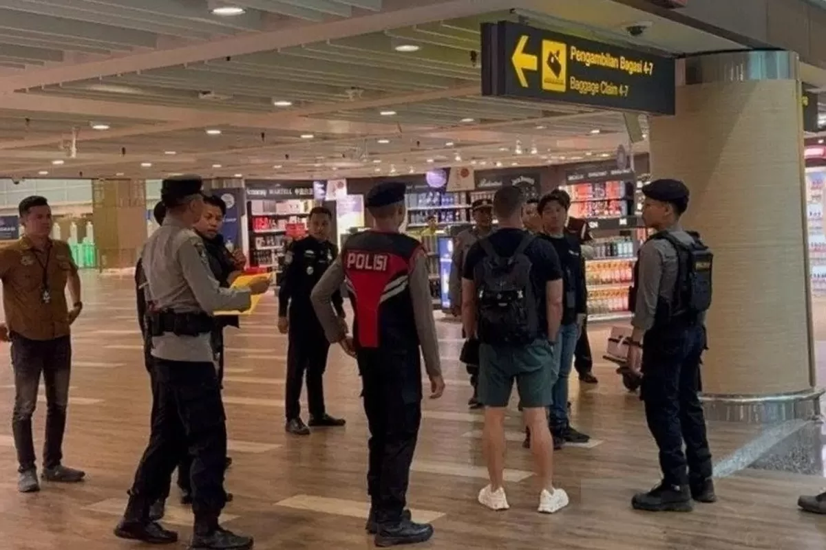 Kronologi Detik-Detik Buronan Interpol Asal Inggris Ditangkap Petugas  Imigrasi di Bandara Ngurah Rai Bali - Independen Media
