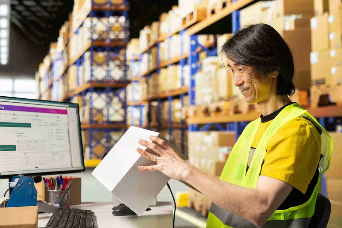 Perbandingan Kurir Pengiriman Internasional Terbaik