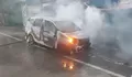 Korsleting Listrik, Mobil Pemudik di Semarang Terbakar