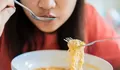 Bahaya Sahur dengan Mie Instan: Apa yang Terjadi pada Tubuh?