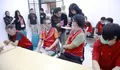 Kejari Surabaya terima pelimpahan tersangka perkara dugaan penipuan love scamming