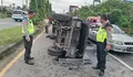 Berheti di Tengah Jalan, Mobil Pick Up terbalik Dibantai Angkutan Umum asal Taput