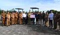 Poktan Terima Bantuan 2 Unit Traktor dari Kementan, Bupati Humbahas: Dirawat dan Dijaga