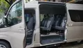 Cara Aman Tambah Jok di Toyota Hiace Premio, Muat Lebih Banyak Penumpang, Tetap Nyaman dan Aman