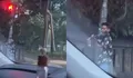 Menggetarkan Hati! Pengamen Biola di Menteng Tampil Layaknya Musisi Orkestra, Pengendara: Merinding, Pengen Nangis