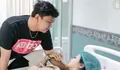 Bella Bonita Melahirkan Anak Perempuan , Denny Caknan: Kecepetan Loh Dek!