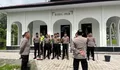 Peduli Lingkungan Personil Polres Nagan Raya Beserta Polsek Jajaran secara Serentak Melaksanakan  Bersih -bersih