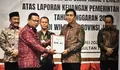 Kepala Perwakilan BPK RI Jambi Serahkan LHP LKPD Tahun 2023 Kepada Bupati Batang Hari 