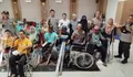 HUT Ke-78 Bhayangkara, Polres Palopo Serahkan Alat Bantu kepada 10 Penyandang Disabilitas