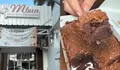 Punya Tekstur Super Moist, Mbun Brownies Panggang Jadi Favorit Baru Pecinta Cemilan Manis di Bekasi