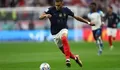 Mbappe memimpin Prancis meraih kemenangan atas Irak dalam pertandingan Piala Dunia yang tertunda akibat petir