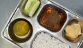 SPPG di Padang Sajikan Rendang Istimewa, Olah Bumbu dari Santan Kelapa Petikan Beruk Terlatih