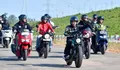 Kendarai Motor, Rombongan Jokowi dengan Sejumlah Menteri dan Influencer Jajal Kemulusan Tol IKN