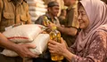 Pemerintah Siapkan Bansos Beras dan Minyak untuk 35 Juta Keluarga Miskin Jelang Lebaran