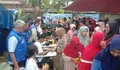 Ratusan Emak- emak Serbu Bazar Minyak Goreng Murah Partai Demokrat