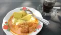 Bubur lemu dengan sayur tempe krecek dan tahu telur kuning cocok ditemani kopi asal lereng Merapi, Merbabu serta Lawu
