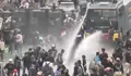 Massa Demo Depan DPR Keos, Pendemo Sempat Masuk Tol Dalam Kota dan Lalin Terganggu, Polisi Gunakan Water Cannon