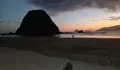 Pantai Pulau Merah hingga Mustika Dibanjiri Wisatawan, Kunjungan Nataru 2026 Tembus 55 Ribu