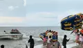 Aksi Donat Boat Berujung Petaka di Pantai Ammani, Wisatawan Terpental hingga Alami Luka