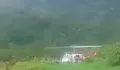 Anggota OPM Bersenjata Diduga Mengawal Helikopter yang Mendarat di Pedalaman Papua