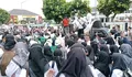 Terpinggirkan Kebijakan, Ribuan Guru Madrasah Tasikmalaya Turun ke Jalan