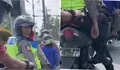Viral! Polisi Merokok di Jalan Ditegur Pengendara, Aturan UU LLAJ Mendadak Jadi Sorotan