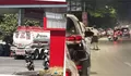 Miris, Antrean BBM di Makassar Tembus 9 Jam, Warga Datang Sejak Subuh hingga Siang Baru Bisa Isi Bensin