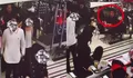 Wanita Ditendang saat Antre Makanan di Mal Jakpus, Polisi Cek CCTV karena Korban Masih Trauma