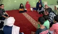 Mahasiswa Universitas PGRI Jombang Dampingi Anak Panti Tingkatkan Literasi Melalui Program LASKARA