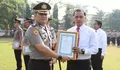 Kapolres Jombang Beri Penghargaan Personel Berprestasi, Tegaskan Komitmen Zero Miras Jelang Muktamar NU ke-35