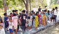 ICCN NTT dan Asidewi Gelar Kegiatan Berbasis Budaya untuk Kaum Mama di Posko Pengungsi Mandiri Tana Duen