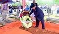 Prabowo Jadi Inspektur Upacara, Pimpin Prosesi Pemakaman Almarhum Try Sutrisno dengan Khidmat