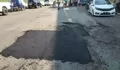 Terima Aduan Masyarakat, Bidang Bina Marga DPUPR Kota Pekalongan Secara Intensif Terus Melakukan Penambalan Jalan Berlubang di Wilayah Kota Batik