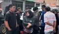 Di Tengah Festival Pinisi, Anggota DPRD Bulukumba Utamakan Kunjungan ke Korban Kebakaran