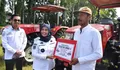 Bupati Sinjai Serahkan Bantuan Traktor dan Sarana Produksi Pertanian ke Kelompok Tani