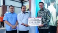 Gubernur Sulsel Serahkan Bantuan Bibit, Green House hingga Kapal Nelayan untuk Warga Bantaeng