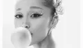 Lirik Lagu kiss me, Ariana Grande