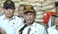 Mentan Amran Sidak di Karimun, Ribuan Ton Beras Ilegal Diamankan