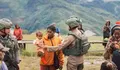 Patroli Dialogis di Kiwirok, Aparat dan Warga Bersinergi Jaga Keamanan