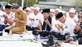 Di Bawah Terik Matahari, Amsakar bersama Warga Batam Sholat Istisqo Memohon Hujan
