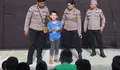 Satgas Ops Damai Cartenz Bagikan Kebahagiaan di Hari Paskah