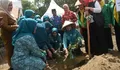 Perkuat Ketahanan Pangan, TP PKK Kepri Serahkan Bantuan Bibit Cabai untuk Masyarakat Kepri Melalui DKP2KH Provinsi Kepri