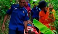 Aksi Cepat Damkar Jemaja, Selamatkan Lansia Saat Terjatuh Di Kebun
