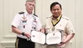 Presiden RI Prabowo Subianto Terima Medali Kehormatan Dari Jenderal Bryan Patrick Fenton di Istana Merdeka Jakarta