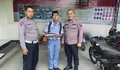 Terjaring Razia, Pelajar ini Serahkan Knalpot Brong ke Polisi