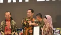 Pj Bupati Batang Raih 2 Penghargaan Blangkon Award 2024 atas Transparansi Pengadaan Barang dan Jasa